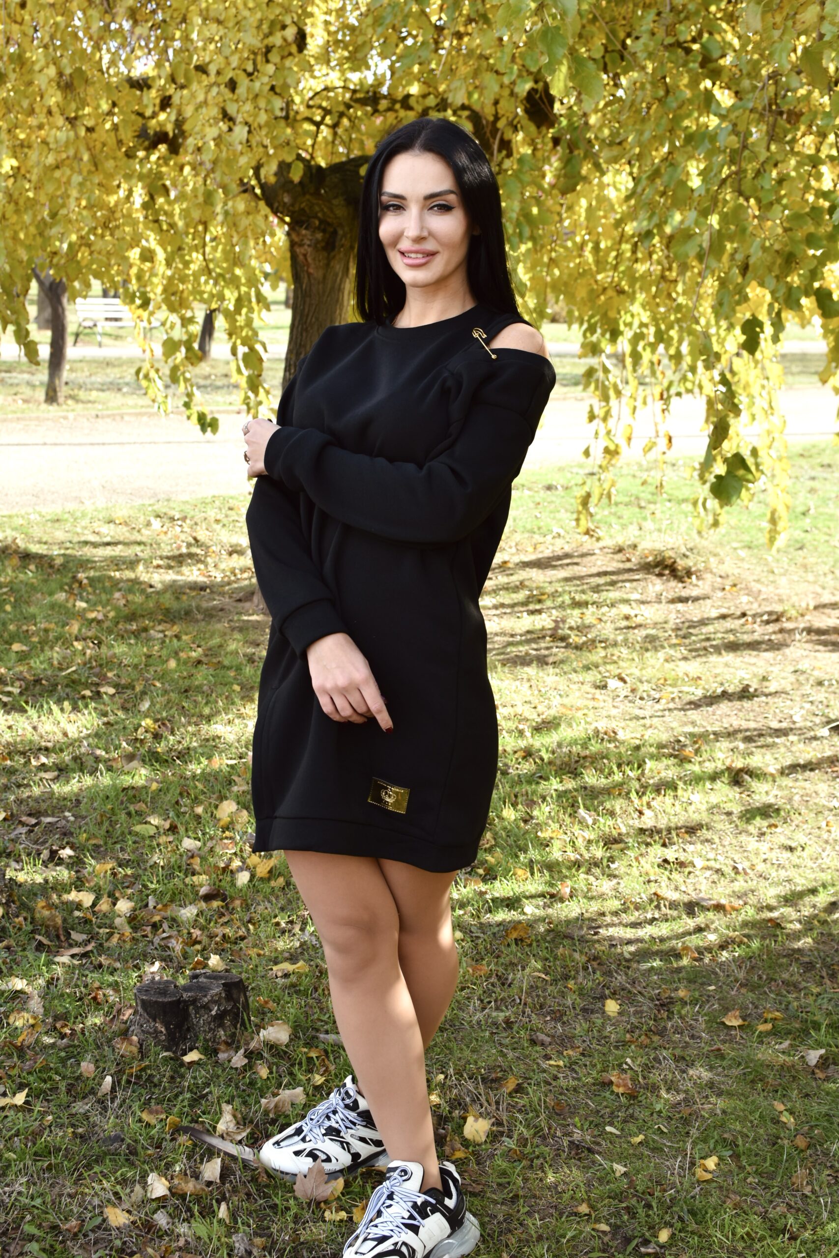 Повсякденна тепла сукня з булавкою