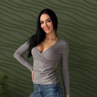 Легка кофтинка в рубчик на запах