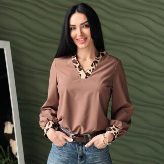 Жіноча блуза з леопардовим принтом