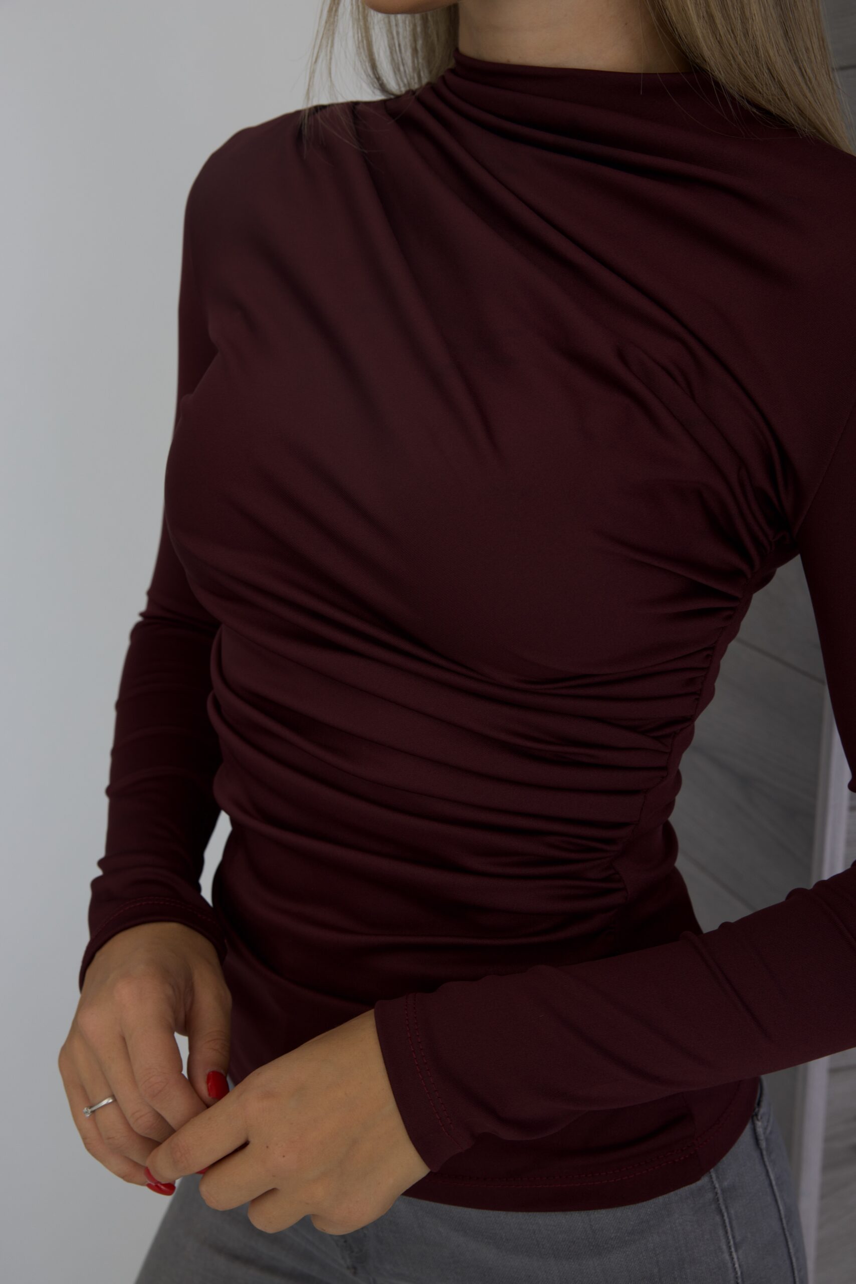 Базовий жіночий лонгслів з драпіруванням - Зображення 4