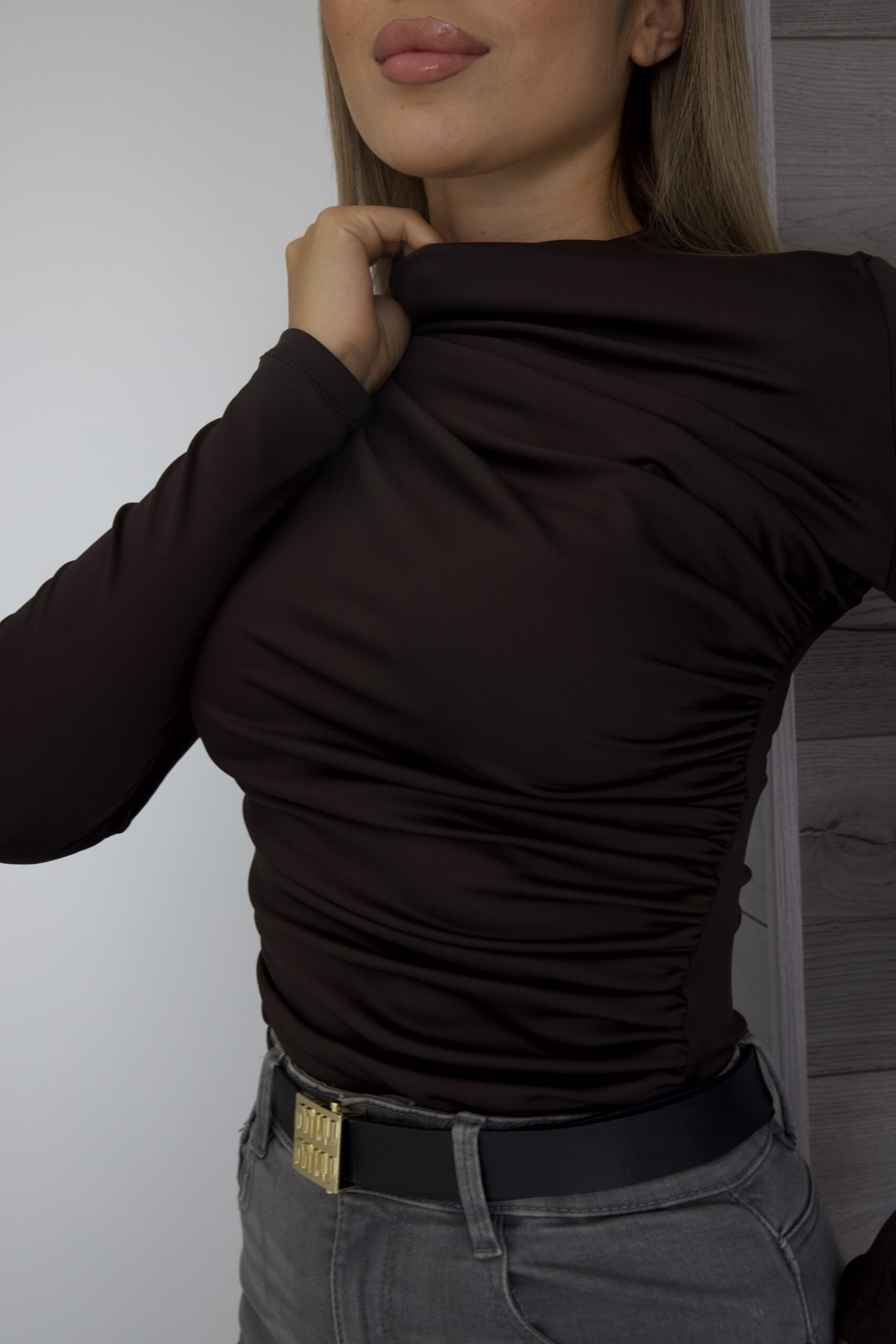 Базовий жіночий лонгслів з драпіруванням - Зображення 7