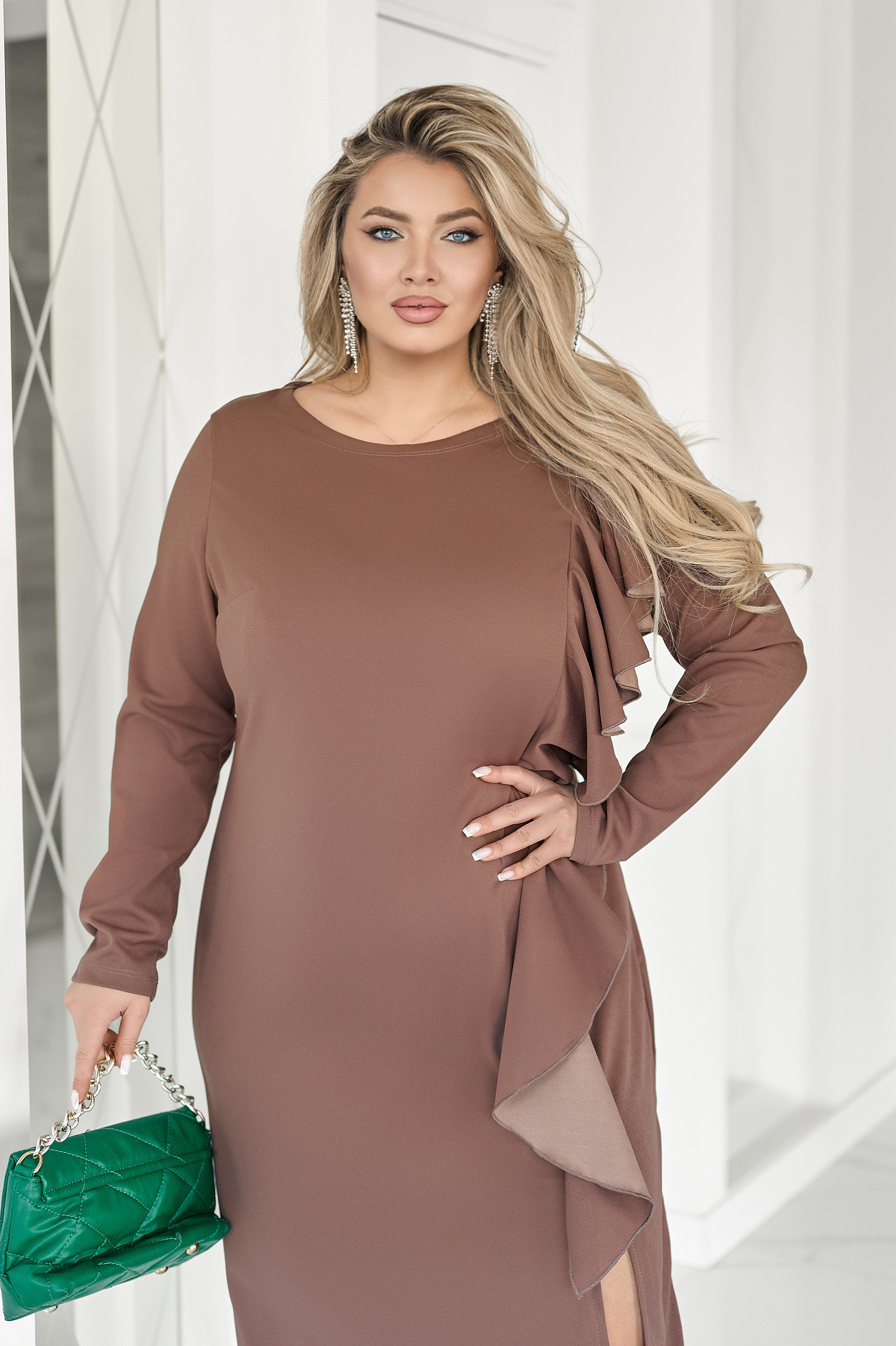 Приталена сукня міді з воланом - Зображення 11