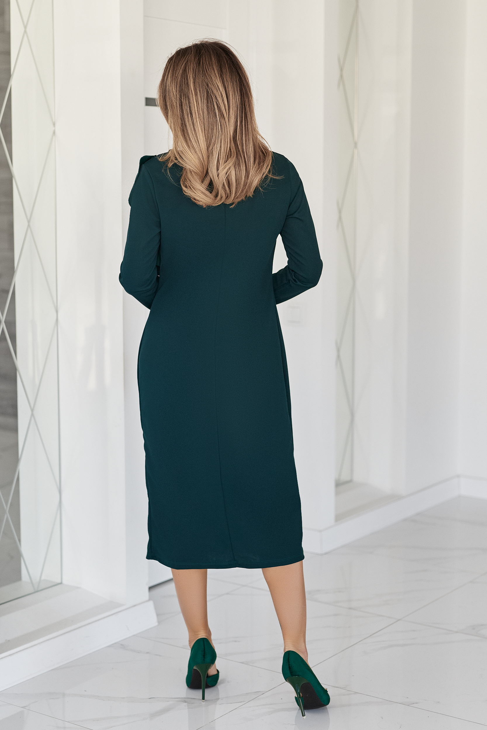 Приталена сукня міді з воланом - Зображення 7