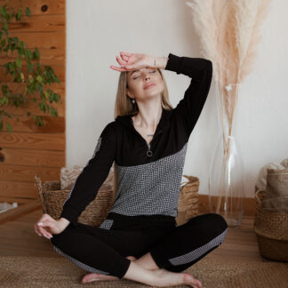 Повсякденний жіночий костюм із трикотажу